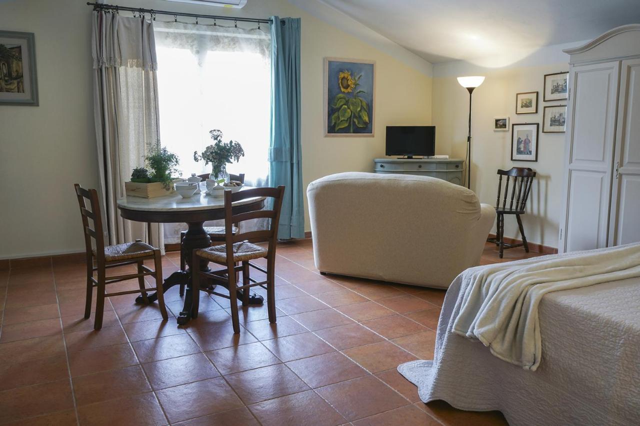 Locanda Degli Alberi Sassetta Luaran gambar